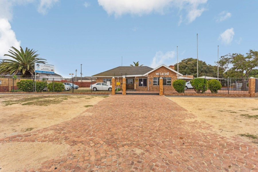 To Let commercial Property for Rent in Milnerton Western Cape